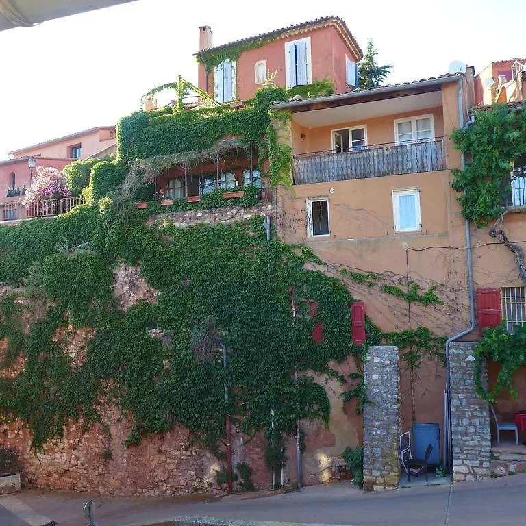 Gasthuis Maison D'Hotes Une Hirondelle En Provence Roussillon en Isere