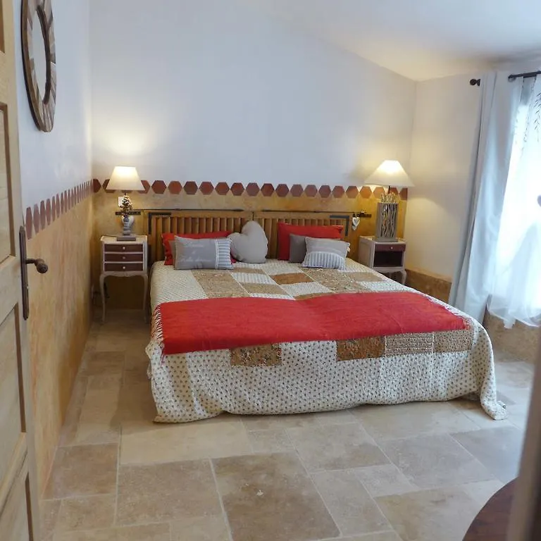 Gasthuis Maison D'Hotes Une Hirondelle En Provence Roussillon en Isere